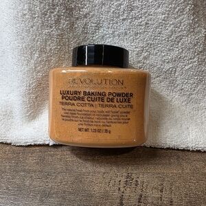 Makeup Revolution Luxury Baking Powder - Terra Cotta